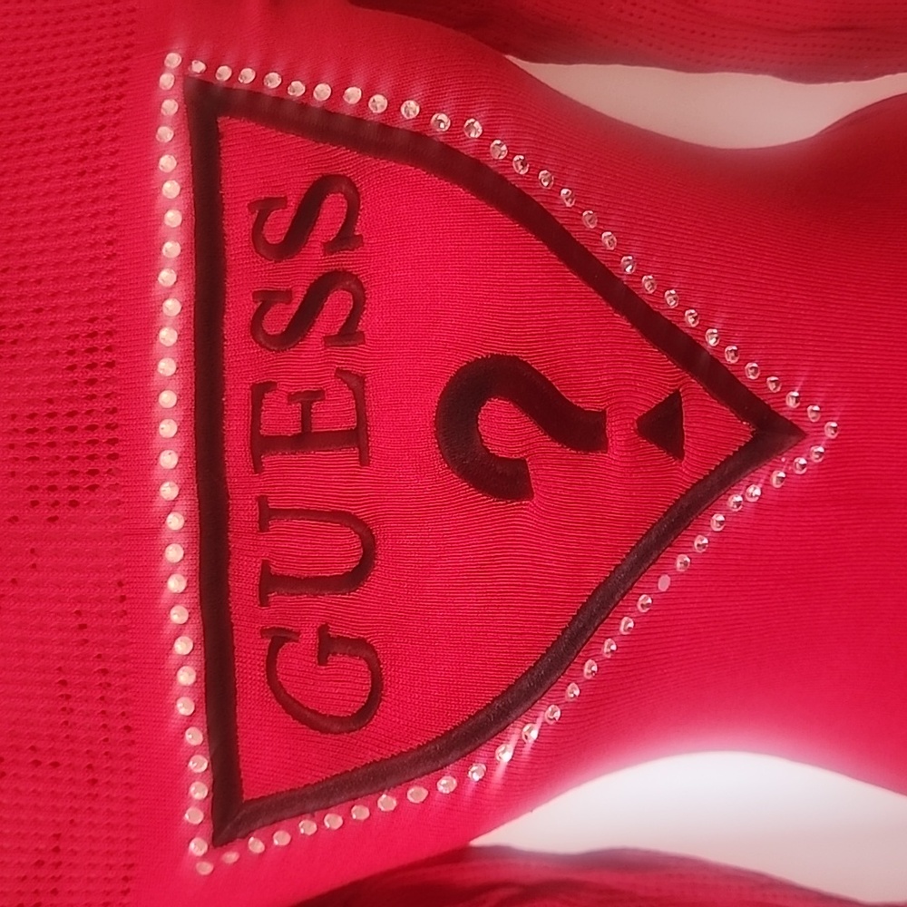 Guess body - Picture 2 of 3